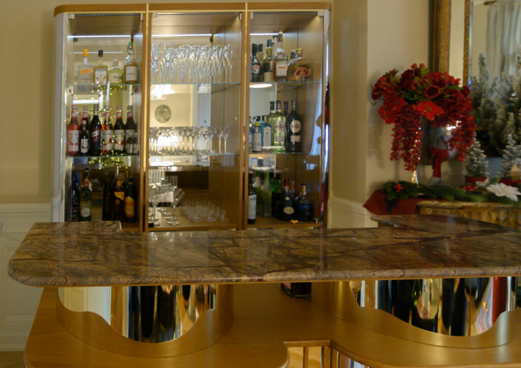 Bar+vitrine					</div>
									</div>
						
							<!-- Blog Read More Button -->
				<div class=